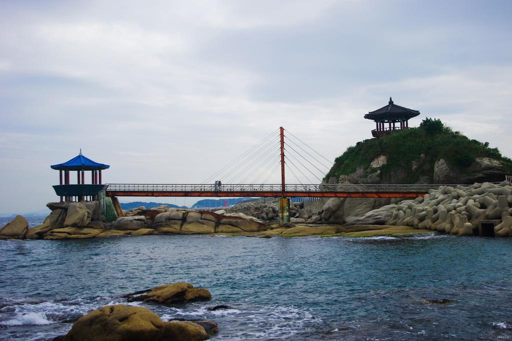 With U Hotel & Guesthouse Sokcho Exteriör bild