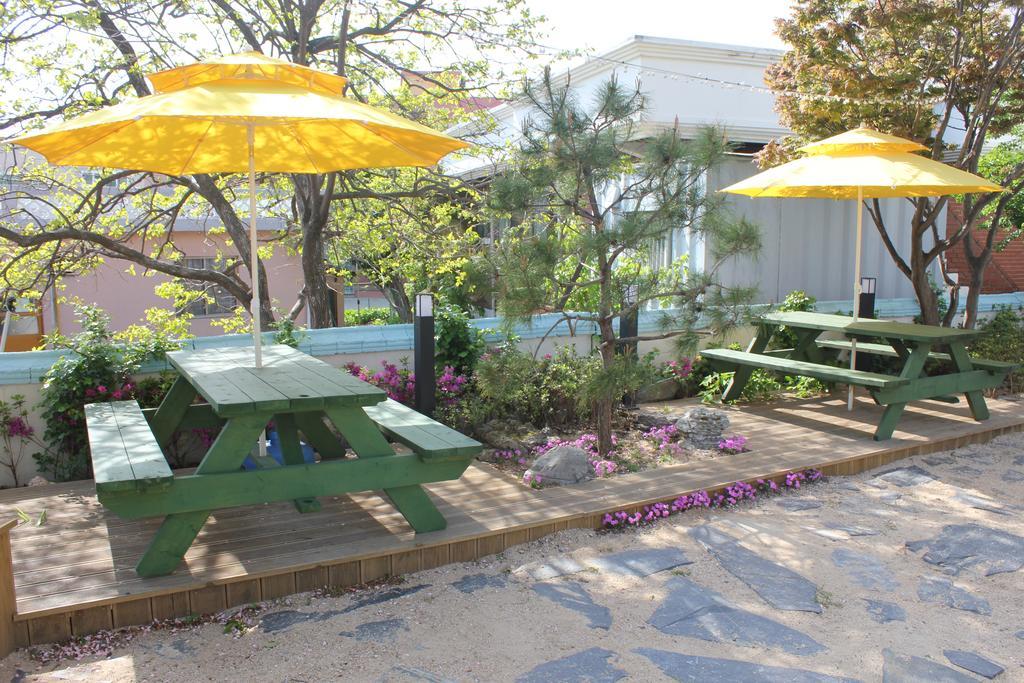 With U Hotel & Guesthouse Sokcho Exteriör bild