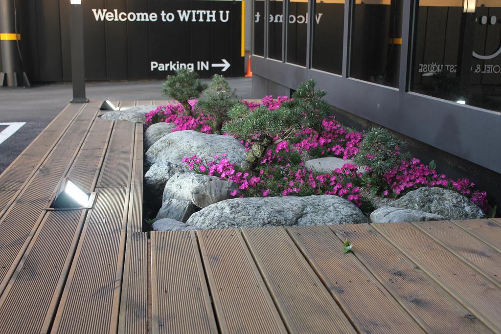 With U Hotel & Guesthouse Sokcho Exteriör bild
