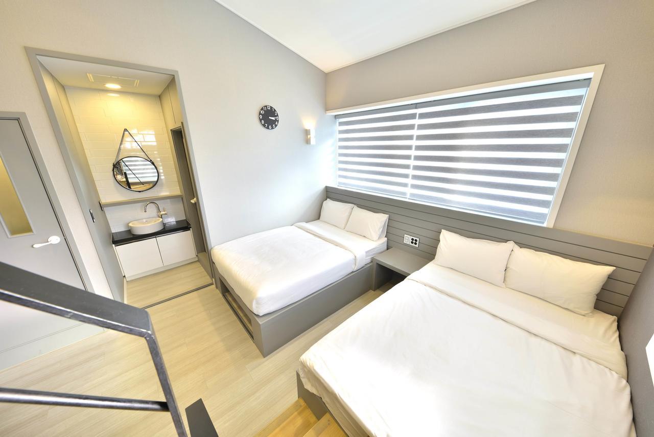 With U Hotel & Guesthouse Sokcho Exteriör bild