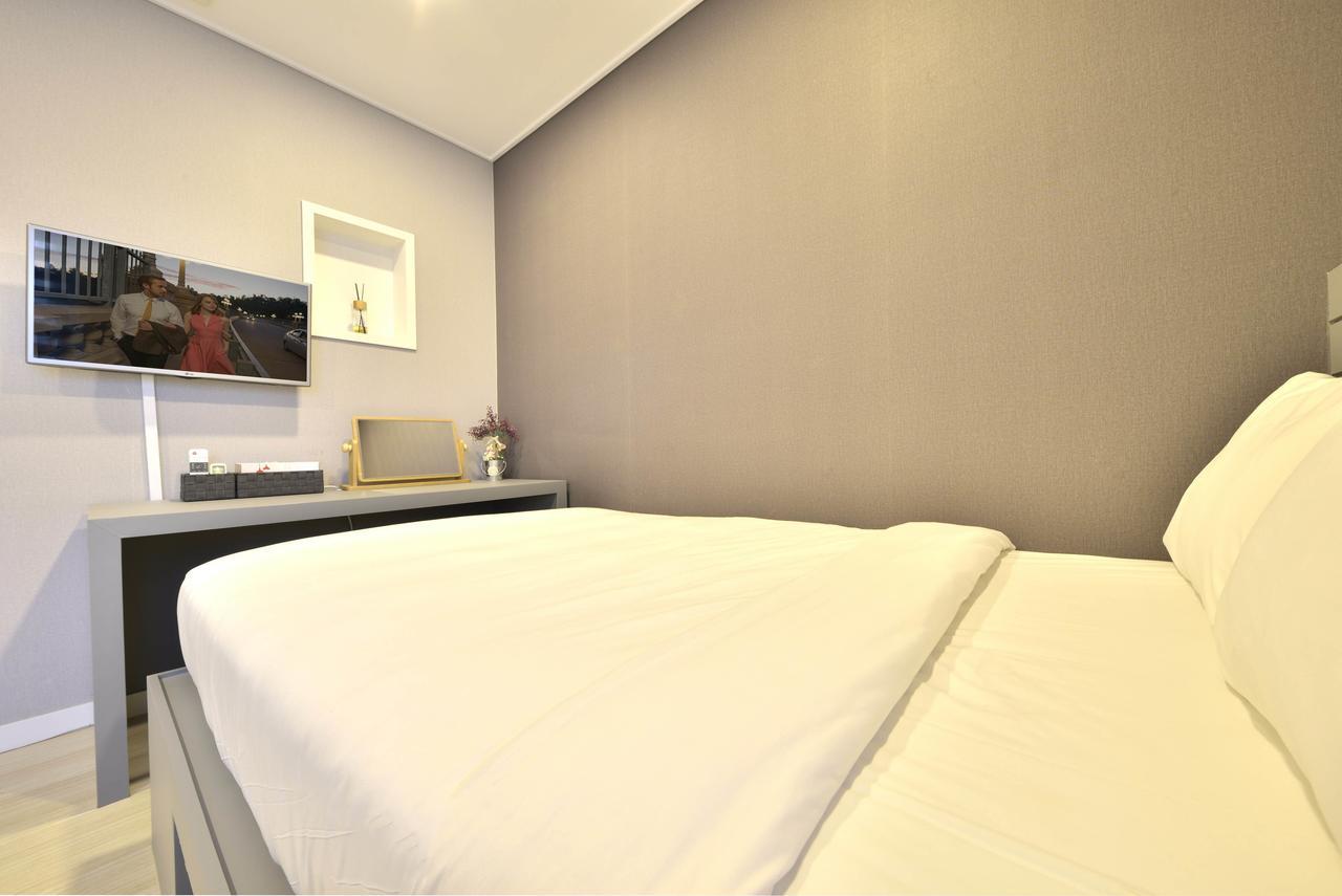 With U Hotel & Guesthouse Sokcho Exteriör bild