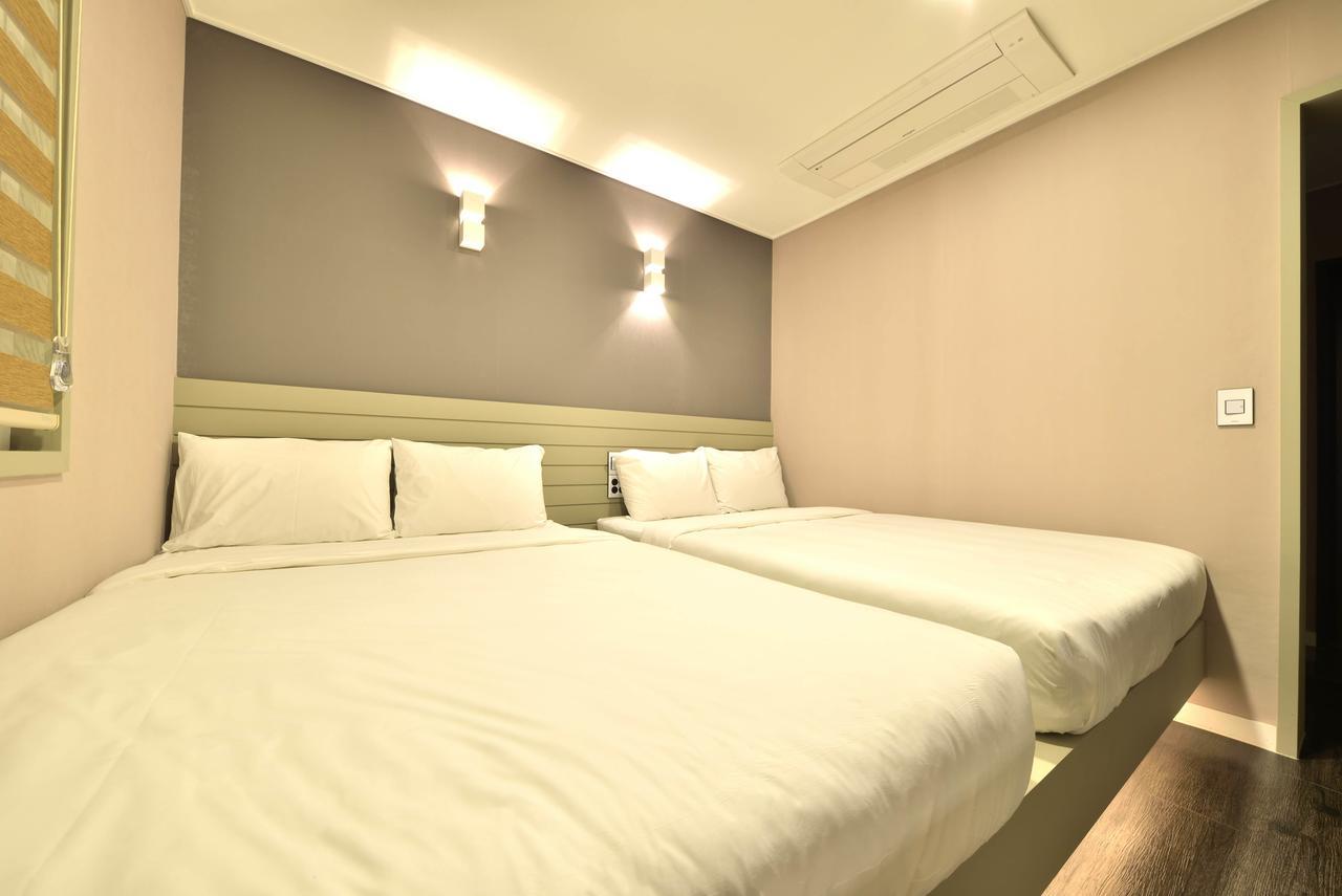 With U Hotel & Guesthouse Sokcho Exteriör bild