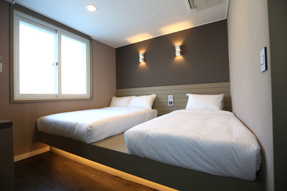 With U Hotel & Guesthouse Sokcho Exteriör bild